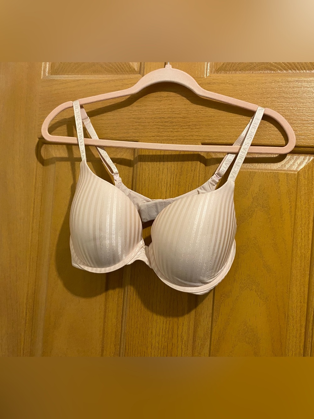 Victoria's Secret Light Pink Padded T-Shirt Bra with Subtle Stripe Texture